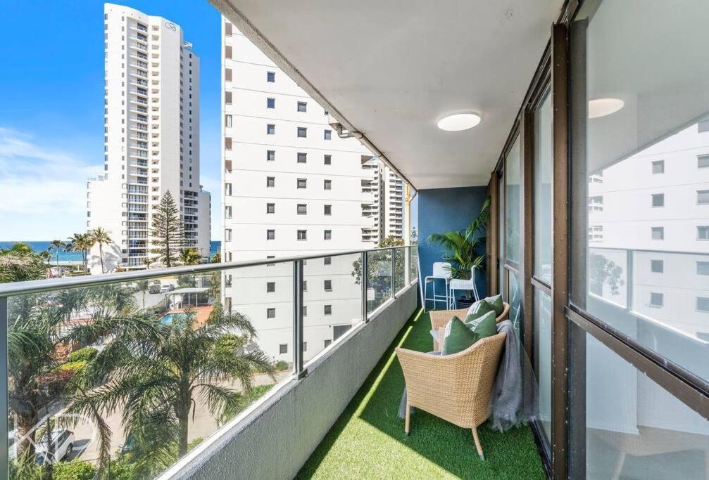 Apartment Luxe 2 Bedroom Oceanview Retreat On Fern *